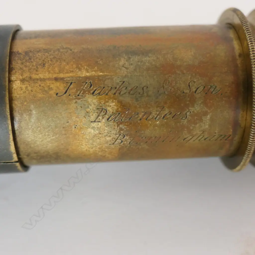 EARLY 20thC LACQUERED & ANODISED BRASS MONOCULAR MICROSCOPE, IN MAHOG FITTED CASE Image 1++